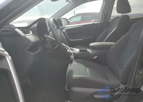 2025 Toyota Rav4 Le z USA, uszkodzony, nr VIN 2T3F1RFV2SW511612